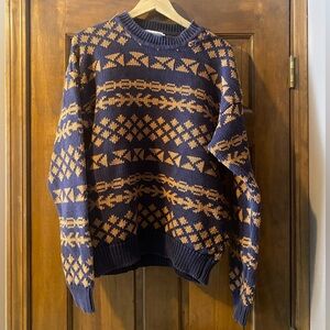 Abercrombie & Fitch Navy and Orange Patterned Sweater